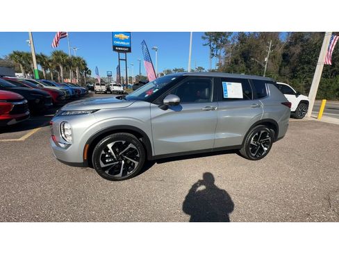 Used 2024 Mitsubishi Outlander SE image 6