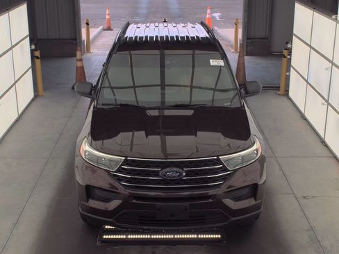 Used 2020 Ford Explorer XLT AWD/4WD image 7