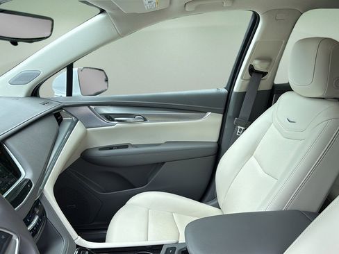 Certified 2024 Cadillac XT5 Premium Luxury w/ Technology Package AWD/4WD image 21