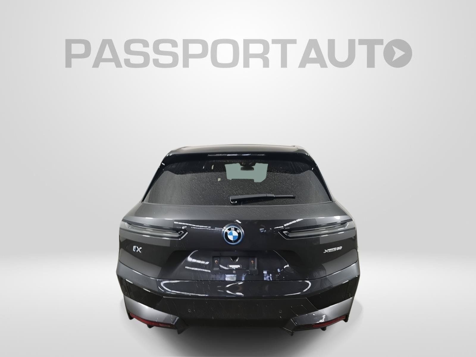 Used 2023 BMW iX xDrive50 w/ Ultimate Package 2 AWD/4WD image 5