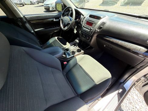 Used 2014 Kia Sorento LX FWD image 5