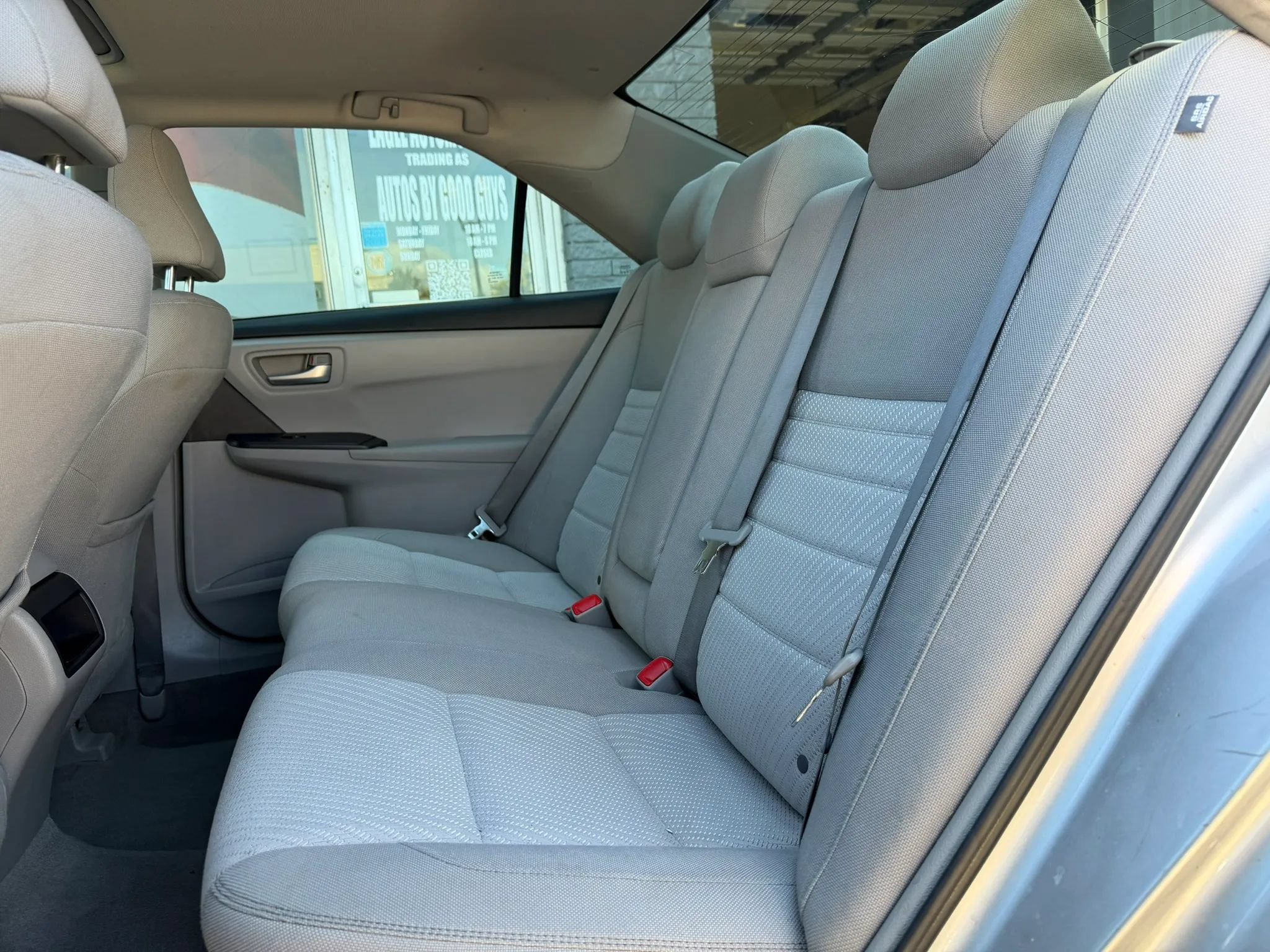 Used 2017 Toyota Camry LE w/ Moonroof Package FWD image 11