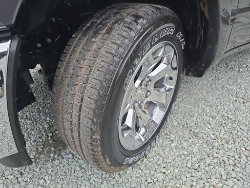 New 2026 RAM 1500 4x4 Crew Cab image 32