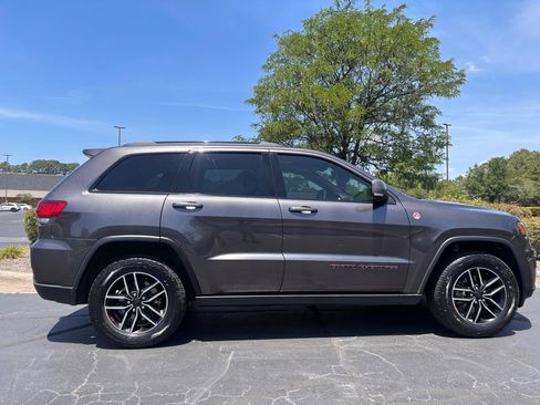 Used 2019 Jeep Grand Cherokee Trailhawk AWD/4WD image 7