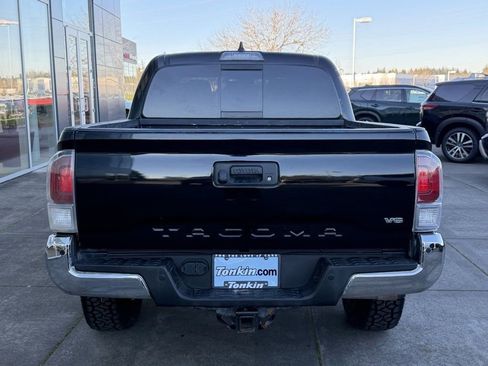 Used 2021 Toyota Tacoma TRD Off-Road w/ Technology Package image 6