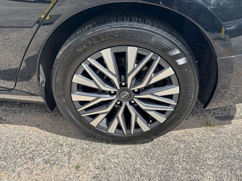 Used 2025 Nissan Altima 2.5 SV FWD image 30