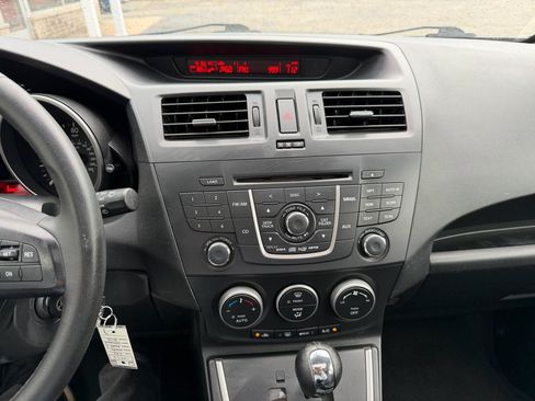 Used 2012 MAZDA MAZDA5 Touring w/ Moonroof & Audio Pkg FWD image 29
