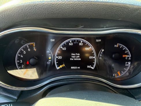 Used 2021 Jeep Grand Cherokee Laredo X image 11