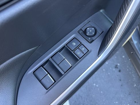 Used 2025 Toyota RAV4 SE image 15