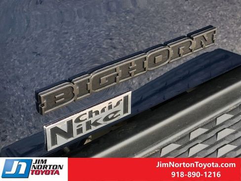 Used 2018 Toyota 4Runner Limited AWD/4WD image 13