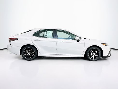 Used 2023 Toyota Camry SE FWD image 10