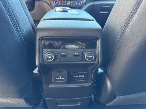 Used 2023 GMC Acadia SLE w/ Driver Convenience Package image 13