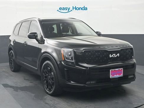 Used 2022 Kia Telluride SX w/ SX Prestige Package image 2