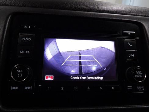 Used 2020 Honda HR-V LX image 16