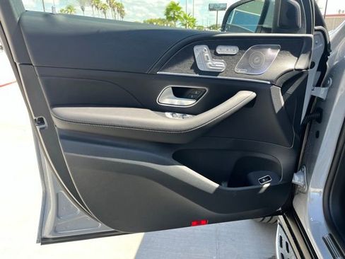 New 2026 Mercedes-Benz GLS 580 GLS 580 image 16