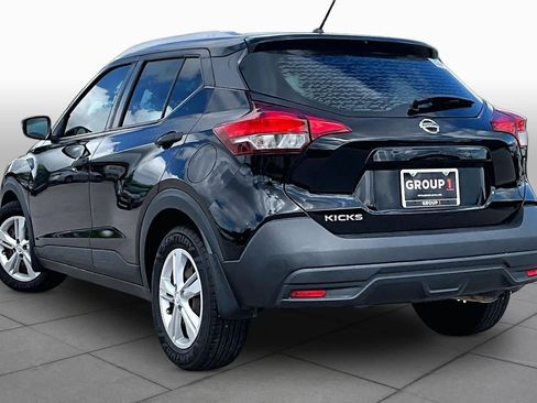 Used 2019 Nissan Kicks S FWD image 12