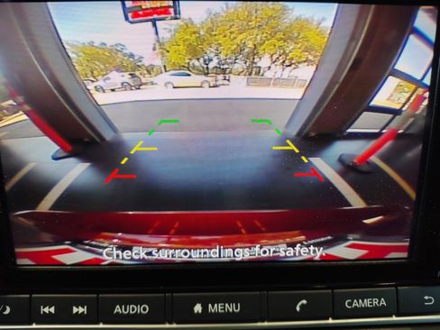 Used 2024 Nissan Rogue S image 15