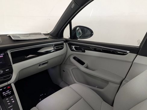 New 2026 Porsche Macan AWD/4WD image 23