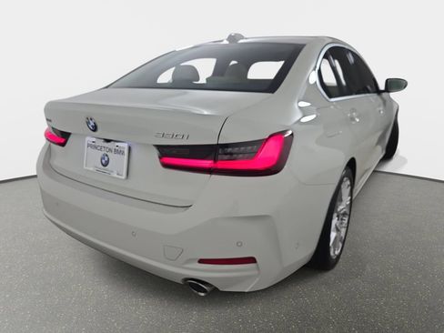 Used 2025 BMW 330i xDrive Sedan w/ Premium Package AWD/4WD image 39