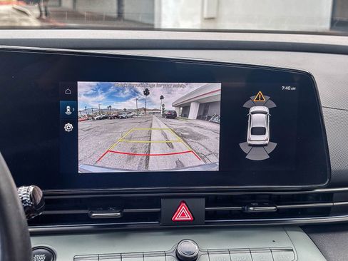 Used 2024 Hyundai Elantra Limited image 27