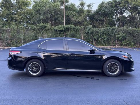 Used 2020 Toyota Camry LE w/ Sunroof Package FWD image 8