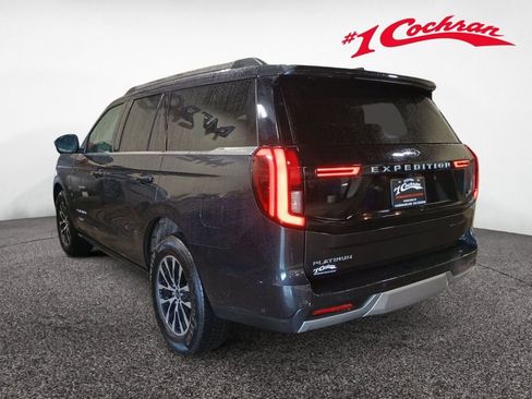 Used 2025 Ford Expedition Platinum image 18