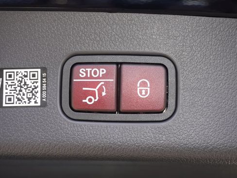 Used 2026 Mercedes-Benz GLC 300 image 8