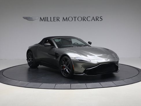 Used 2021 Aston Martin V8 Vantage Roadster image 23