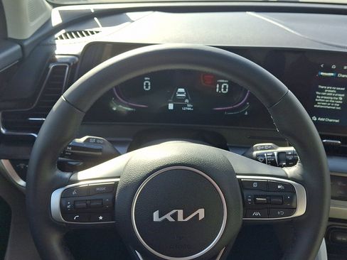 Used 2023 Kia Sportage EX image 19