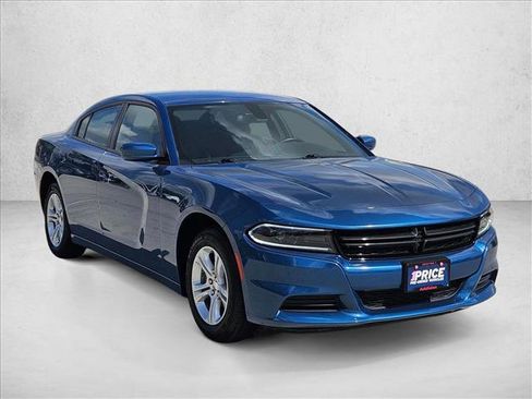 Used 2022 Dodge Charger SXT RWD image 3