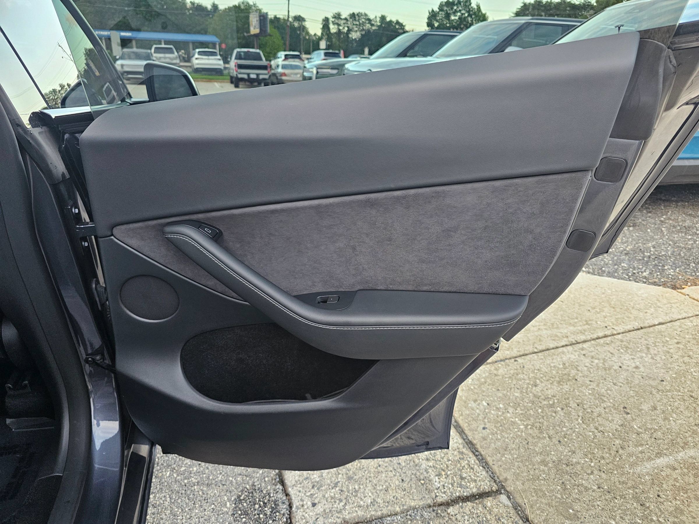 Used 2023 Tesla Model Y Performance AWD/4WD image 24