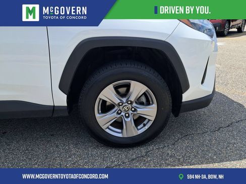 Used 2022 Toyota RAV4 XLE w/ Convenience Package AWD/4WD image 12