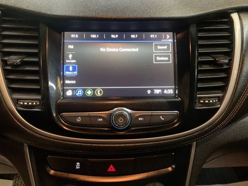 Used 2021 Chevrolet Equinox LT FWD image 23