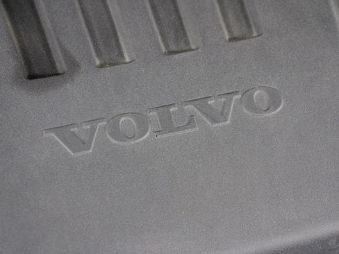 Used 2025 Volvo XC60 B5 Core AWD/4WD image 25
