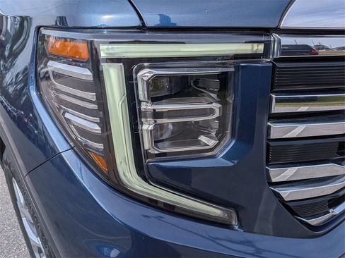 Used 2022 GMC Sierra 1500 SLT w/ SLT Premium Plus Package image 9