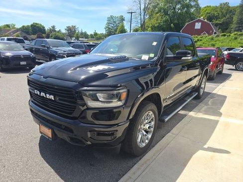 Used 2022 RAM 1500 Laramie AWD/4WD image 3