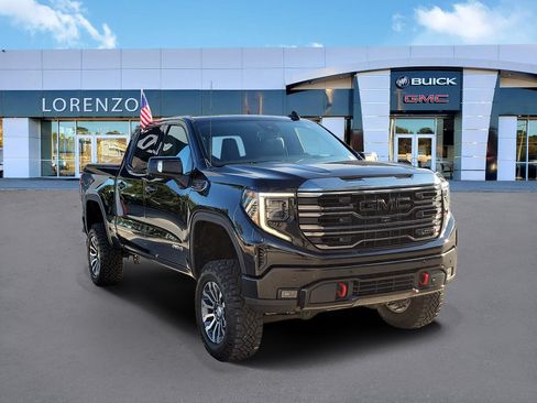 Used 2023 GMC Sierra 1500 AT4 w/ Technology Package AWD/4WD image 3