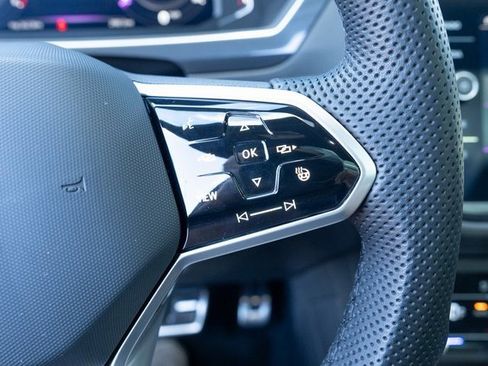 Used 2024 Volkswagen Tiguan SEL R-Line image 22