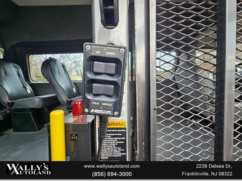 Used 2014 Ford E-250 and Econoline 250 w/ Power Group image 23