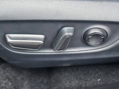 Used 2025 Toyota RAV4 XLE AWD/4WD image 10