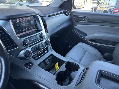 Used 2018 Chevrolet Suburban LT image 14