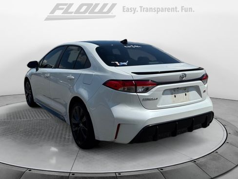 Used 2023 Toyota Corolla SE w/ SE Premium Package FWD image 5