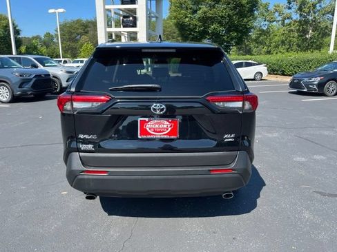 Used 2025 Toyota RAV4 XLE AWD/4WD image 8