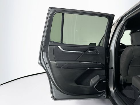 Used 2025 GMC Acadia Elevation image 26