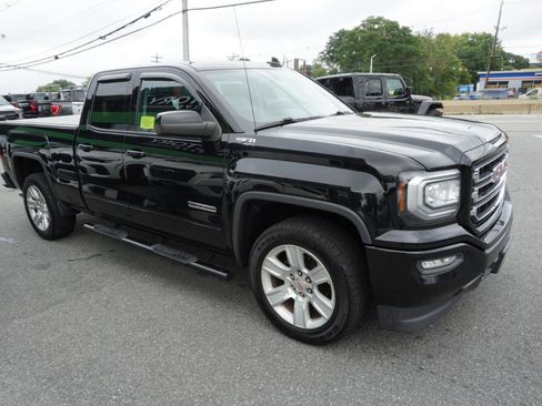 Used 2017 GMC Sierra 1500 SLE w/ SLE Value Package AWD/4WD image 3
