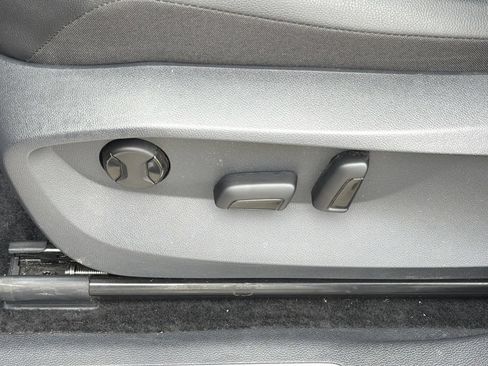 Certified 2024 Volkswagen Tiguan SE R-Line FWD image 10