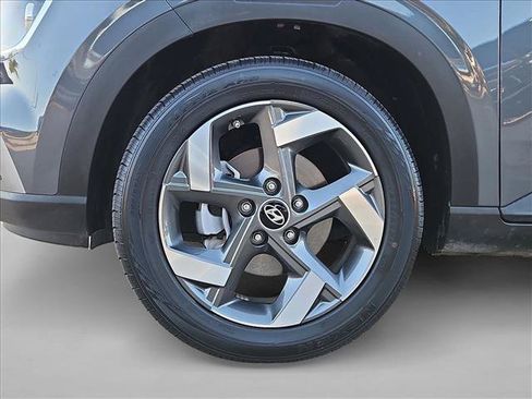Used 2025 Hyundai Venue SEL FWD image 24