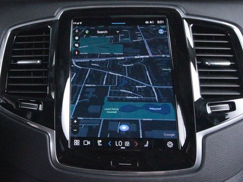 Certified 2025 Volvo XC90 T8 Plus w/ Protection Package Premier image 43