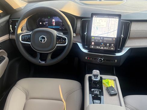New 2026 Volvo XC90 B5 Plus image 10