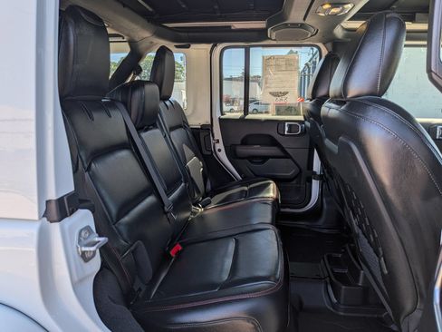 Used 2021 Jeep Wrangler Unlimited Rubicon w/ Uconnect 4C Nav & Sound Group AWD/4WD image 8